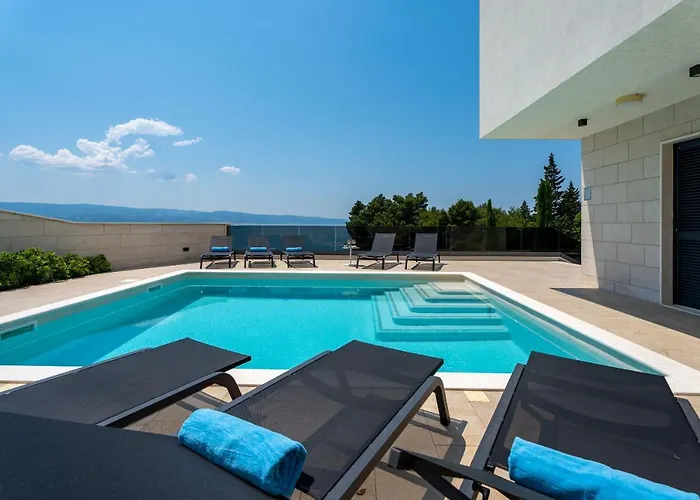 Petra Villa Omis