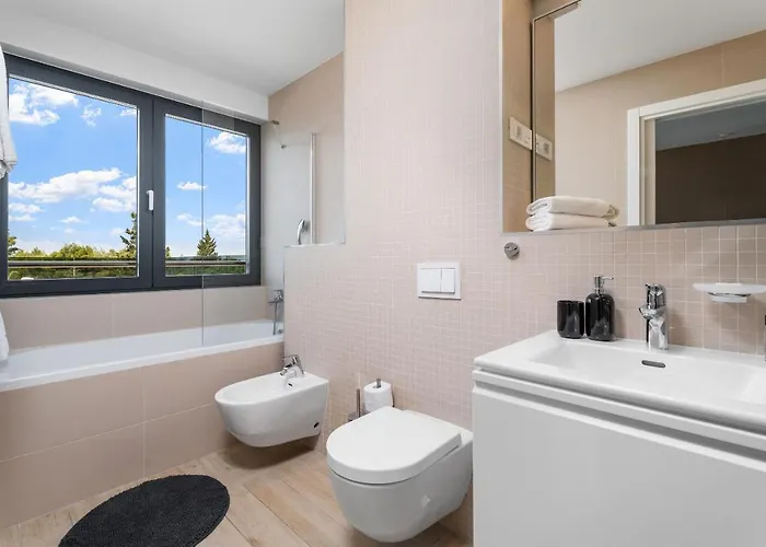 빌라 Petra 오미스